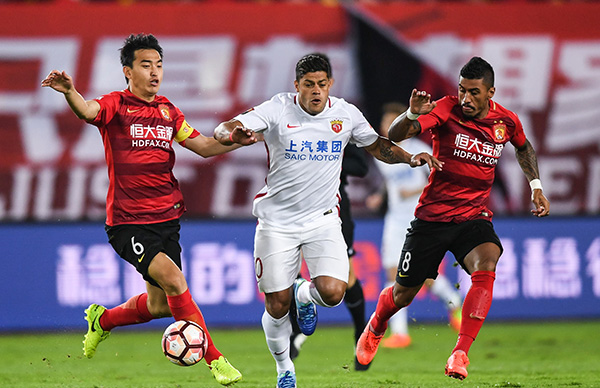 穆勒与梅西交手记录：穆勒正式比赛7胜1负，周末将...