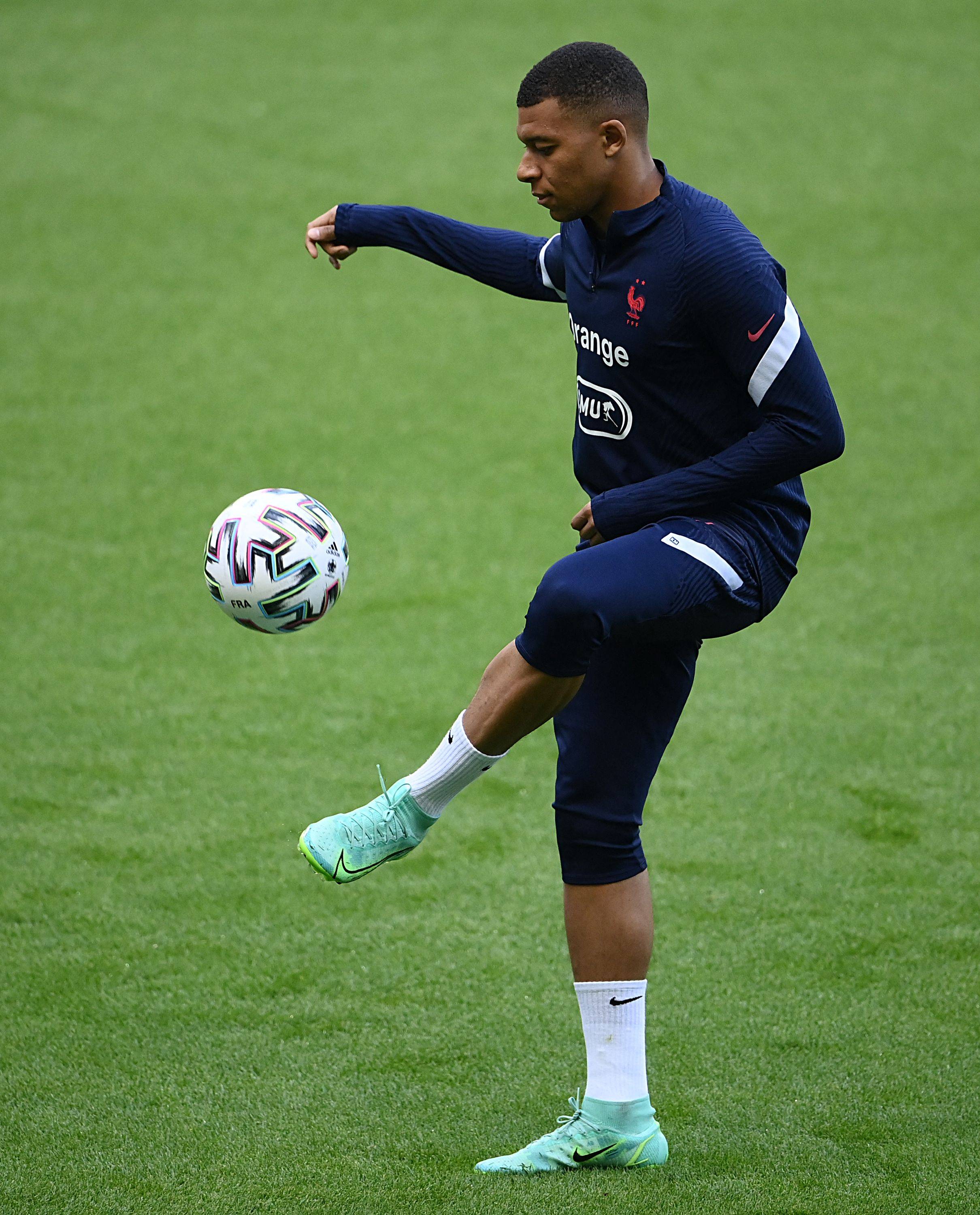 外媒：阿什拉夫对在非洲杯前回归保持乐观